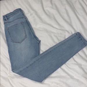 Light wash skinny jeans